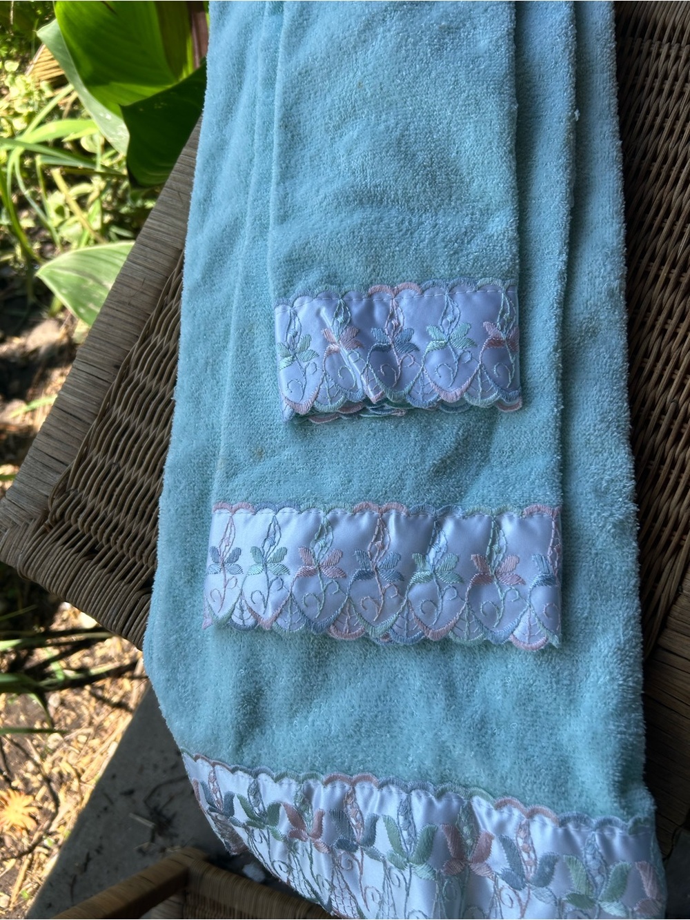 Vintage Franco Embroidered Towel Set -  Floral Trim